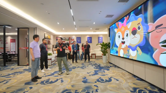 高途创始人、董事长兼CEO陈向东先生一行莅临AG旗舰厅体育参观、交流